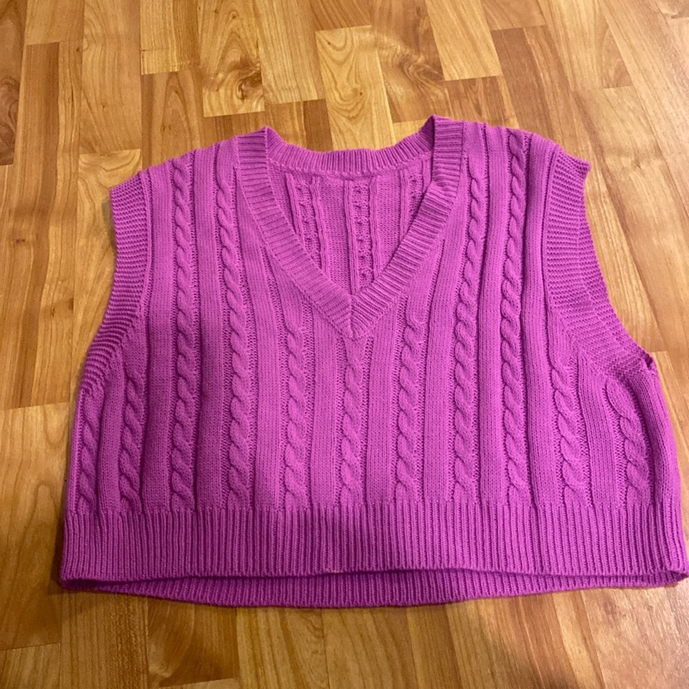 Pink sweater vest size medium